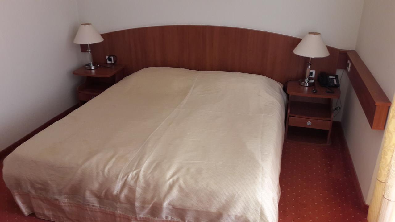 Hotel セルツェ エクステリア 写真