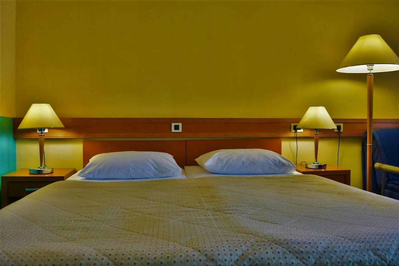 Hotel セルツェ エクステリア 写真