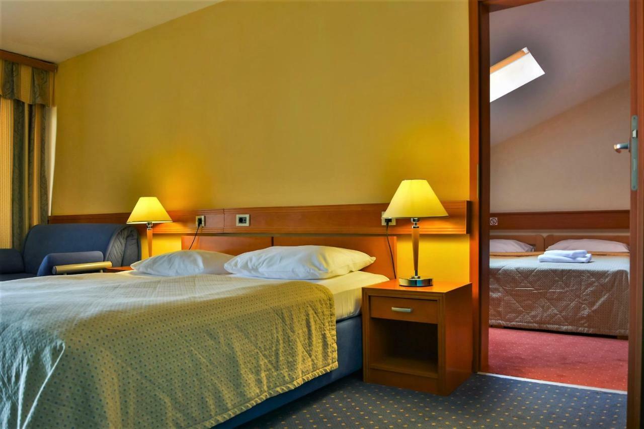 Hotel セルツェ エクステリア 写真