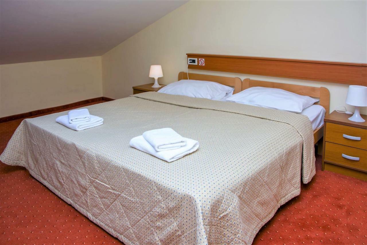 Hotel セルツェ エクステリア 写真