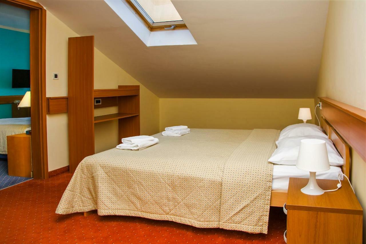 Hotel セルツェ エクステリア 写真