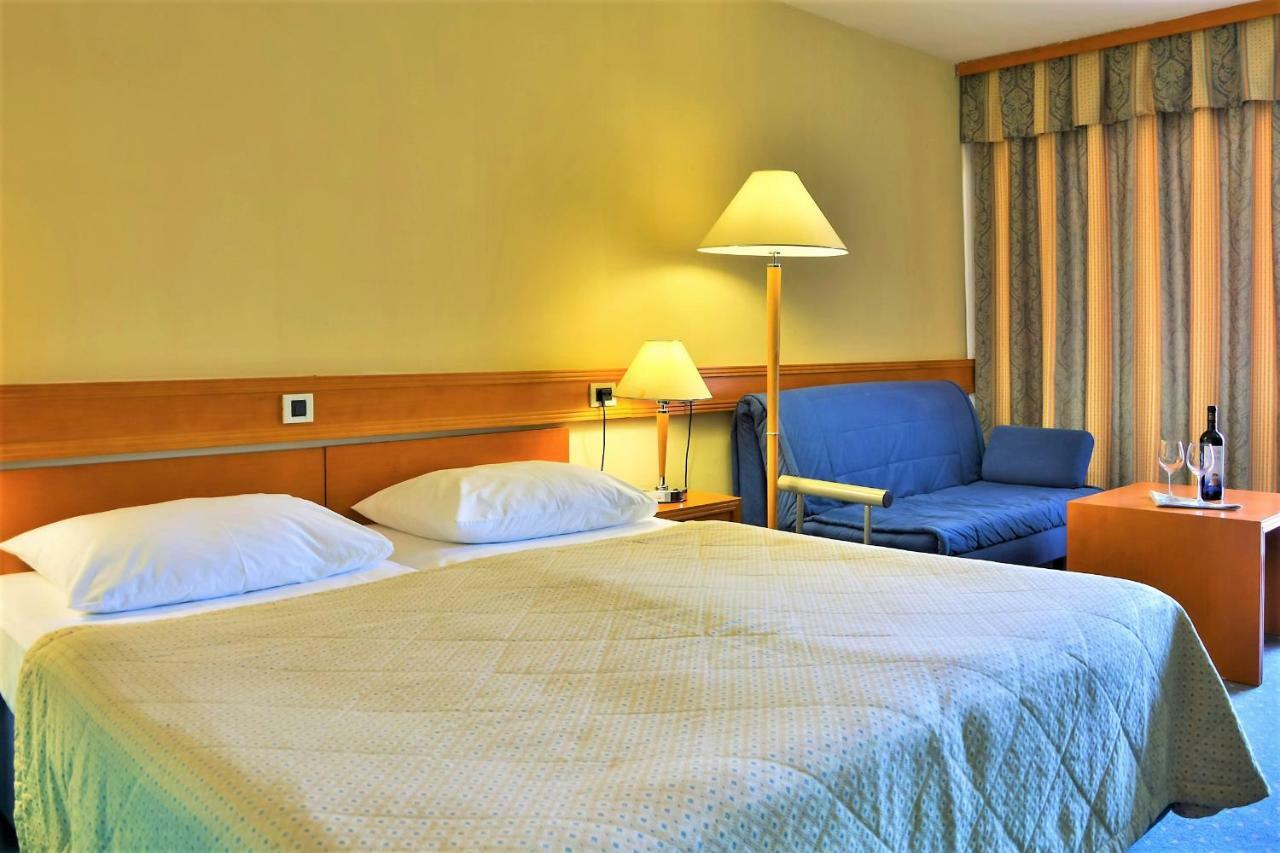 Hotel セルツェ エクステリア 写真