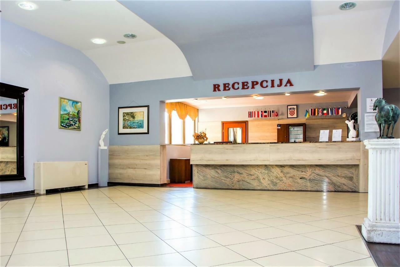 Hotel セルツェ エクステリア 写真